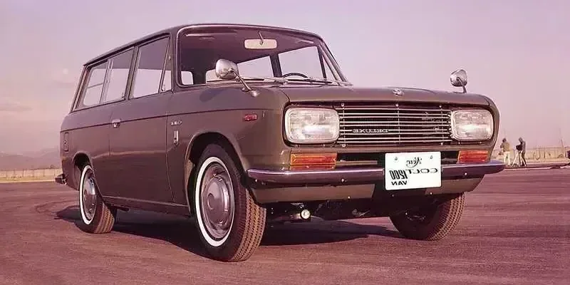 1970 Mitsubishi Colt photo 1