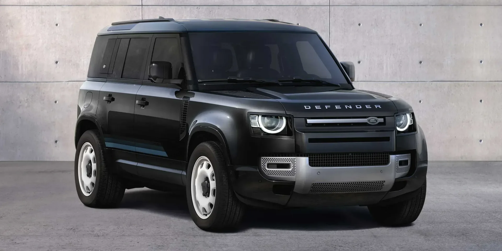 2023 Land Rover Defender photo 1