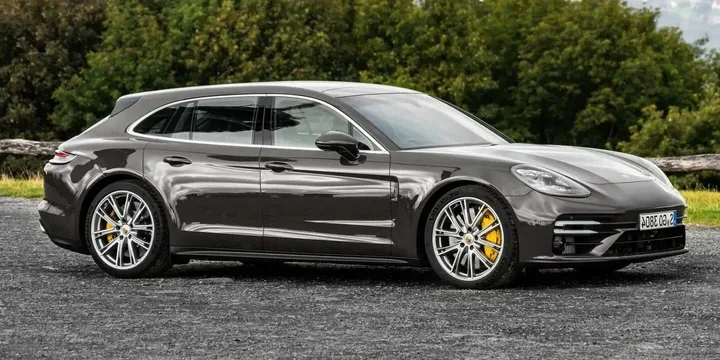 2021 Porsche 2021-porsche-panamera-turbo-s-sport-turismo main image