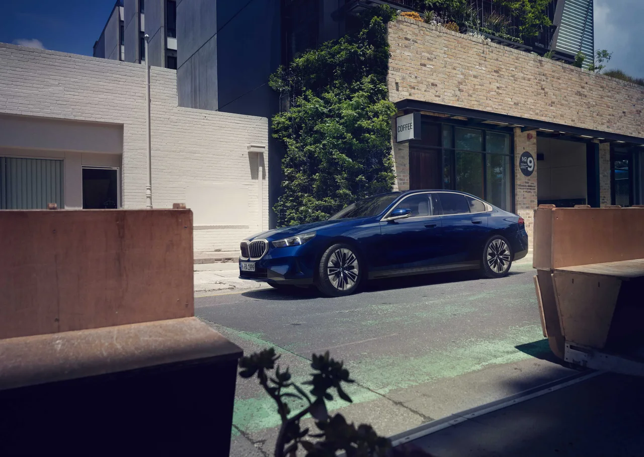 Exterior 4