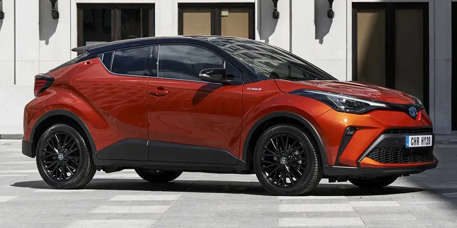 2023 Toyota C-HR photo 1