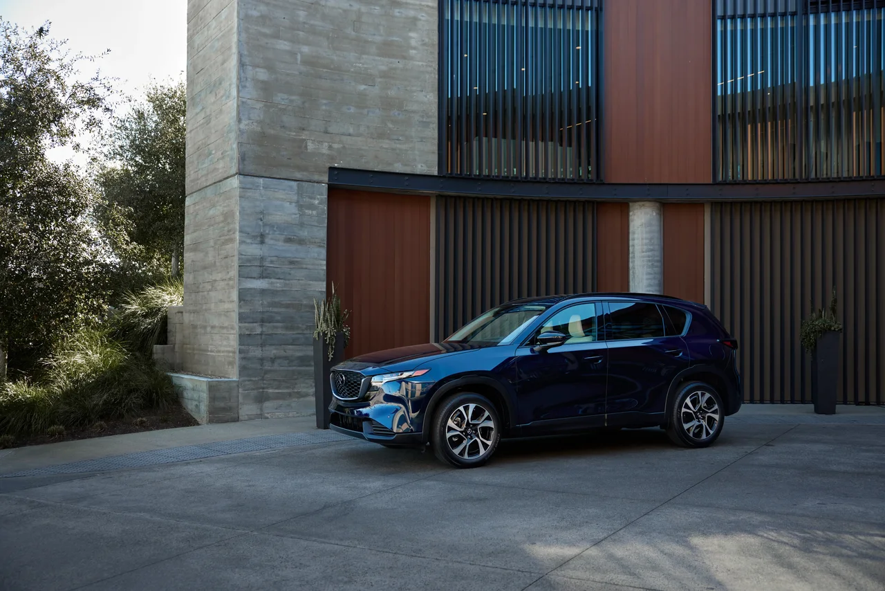 Exterior 3