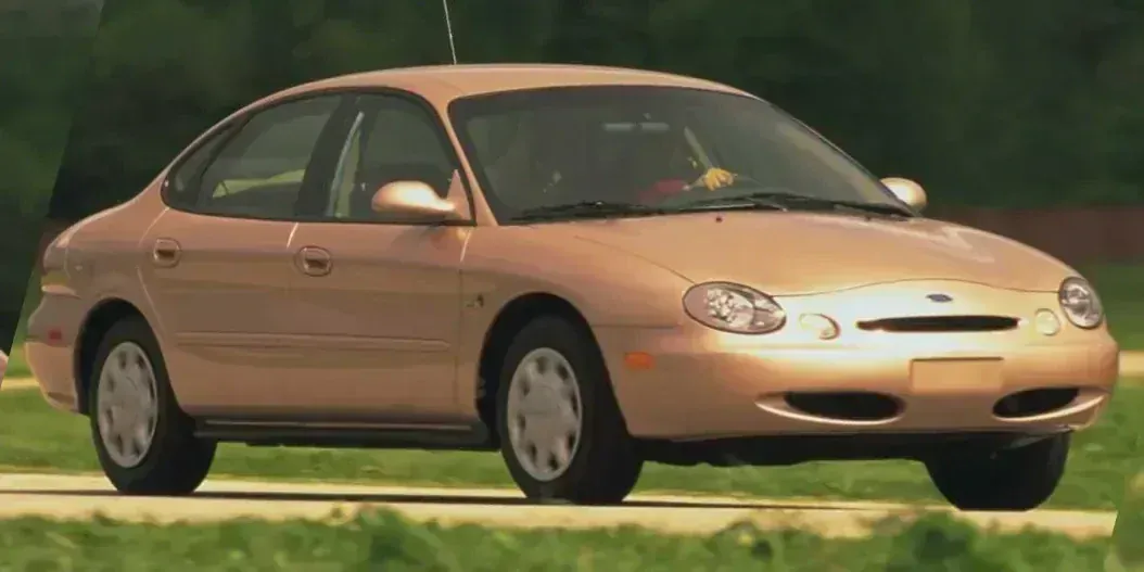 1996 Ford Taurus photo 1