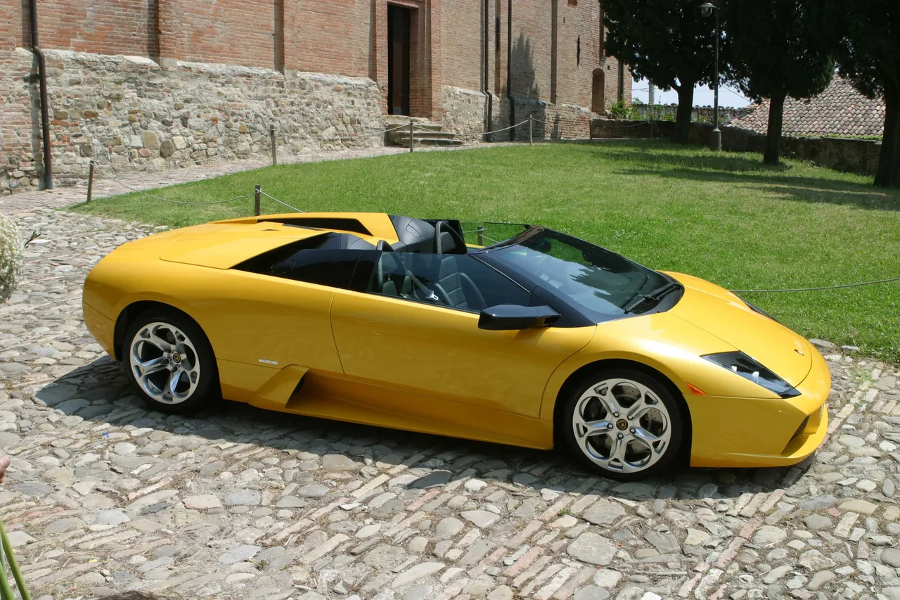 Exterior 4