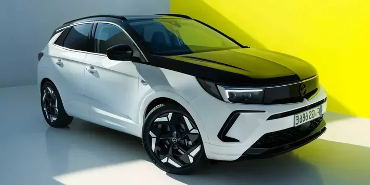 2022 Opel 2022-opel-grandland-x-grandland-hybrid4 main image