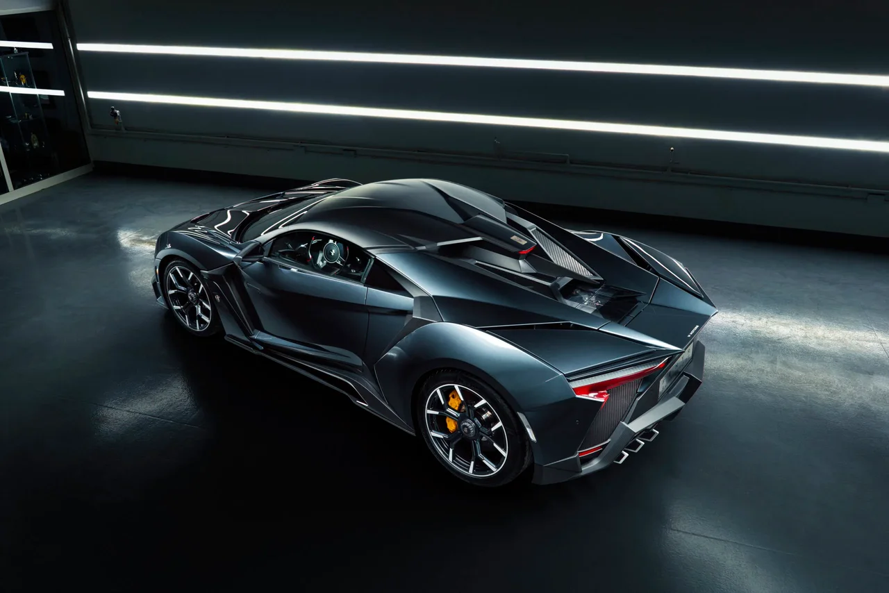 Exterior 5