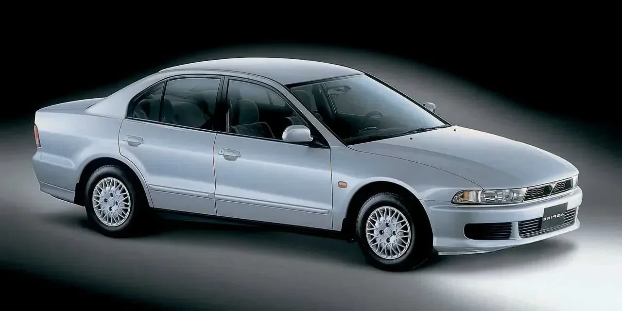 2000 Mitsubishi Aspire photo 1
