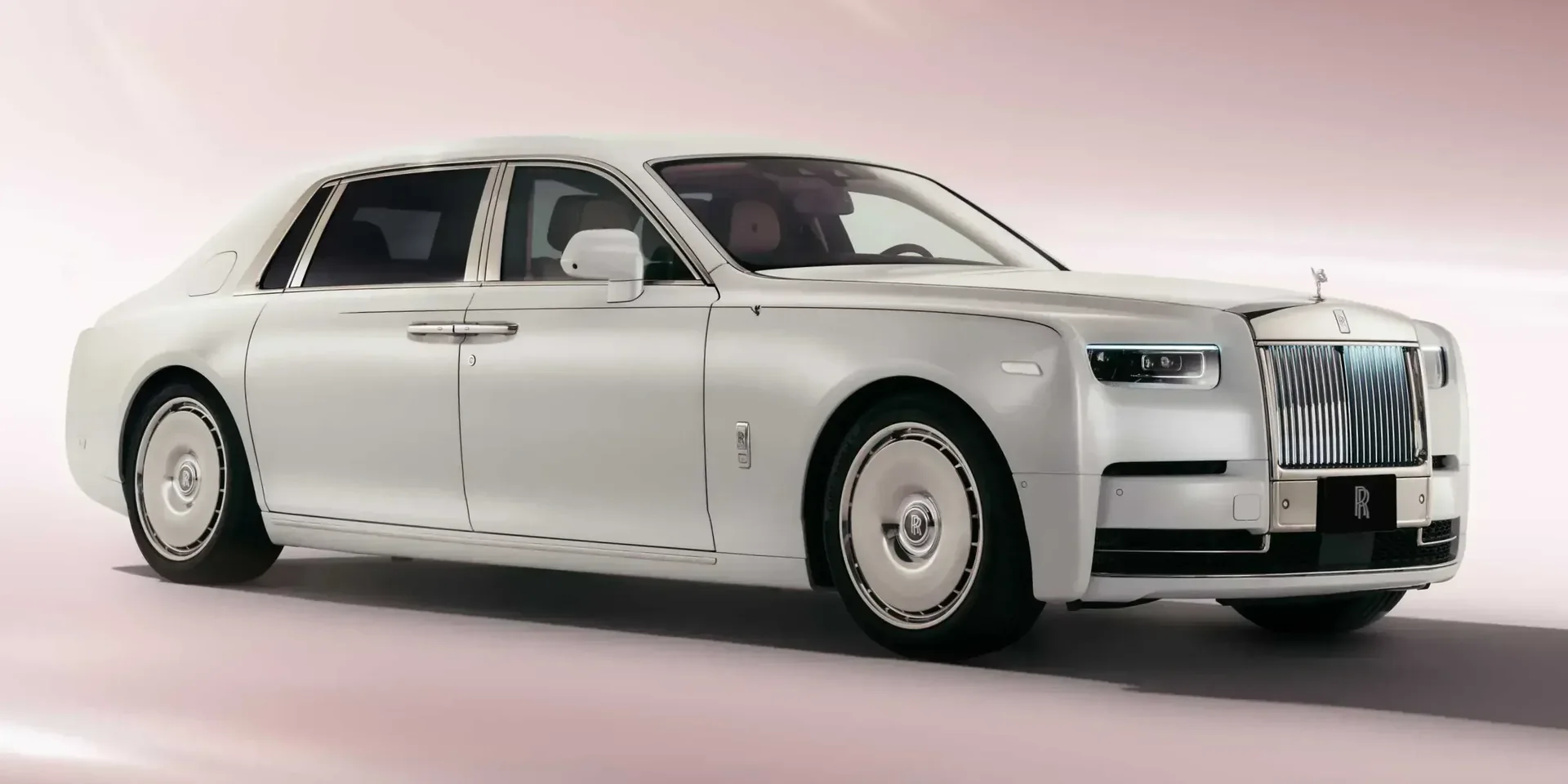 2023 Rolls-Royce Phantom photo 1