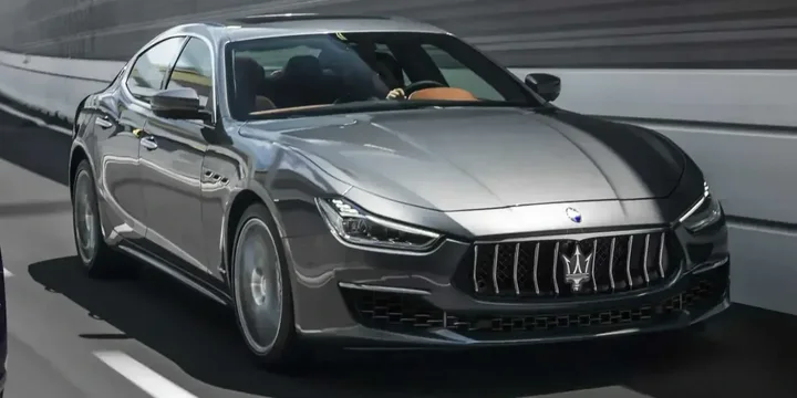 2018 Maserati 2018-maserati-ghibli-modena-s-q4 main image