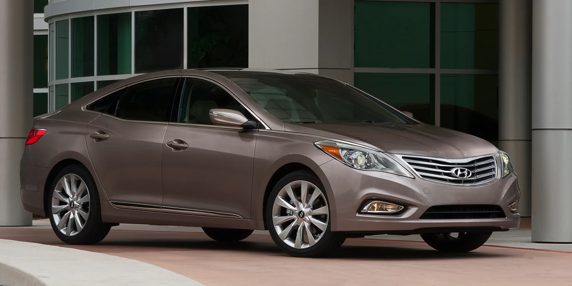 2011 Hyundai Grandeur photo 1
