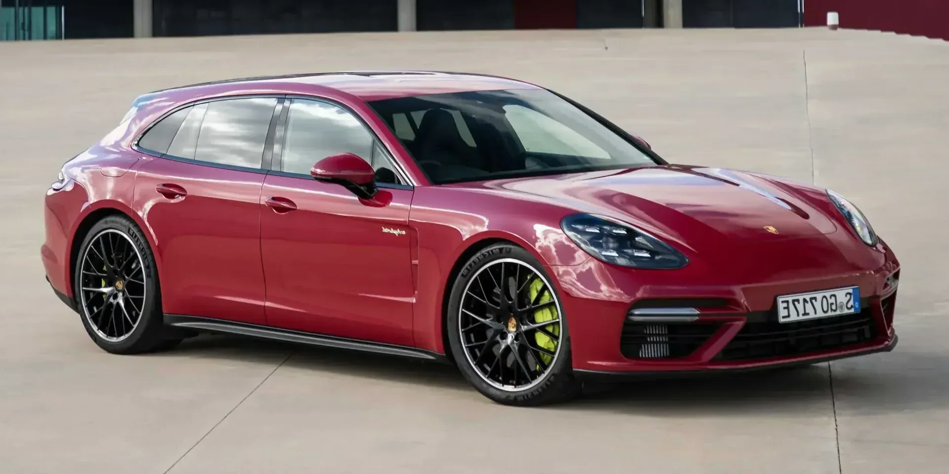 2018 Porsche Panamera photo 1