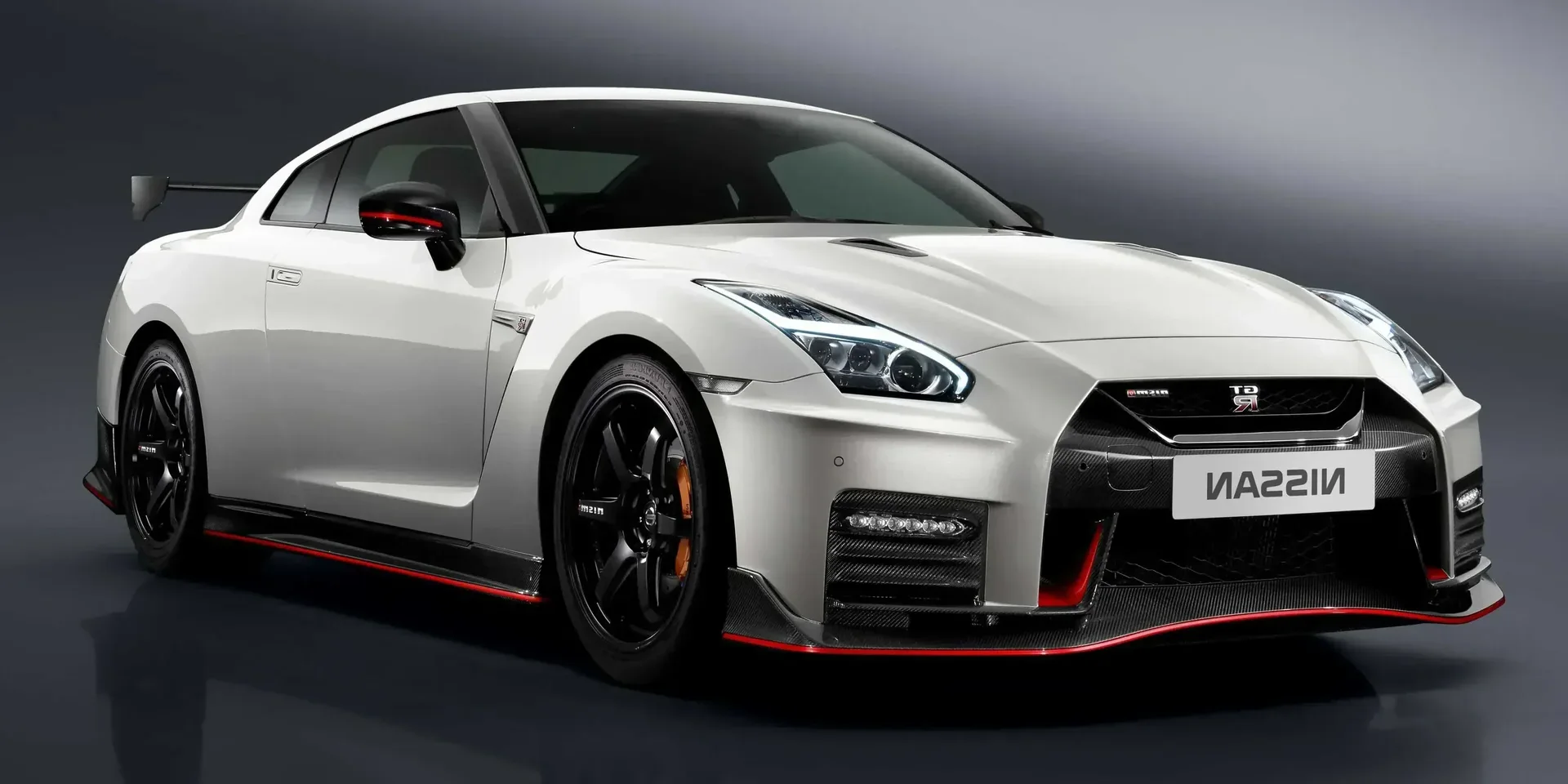 2017 Nissan GT-R Nismo photo 1
