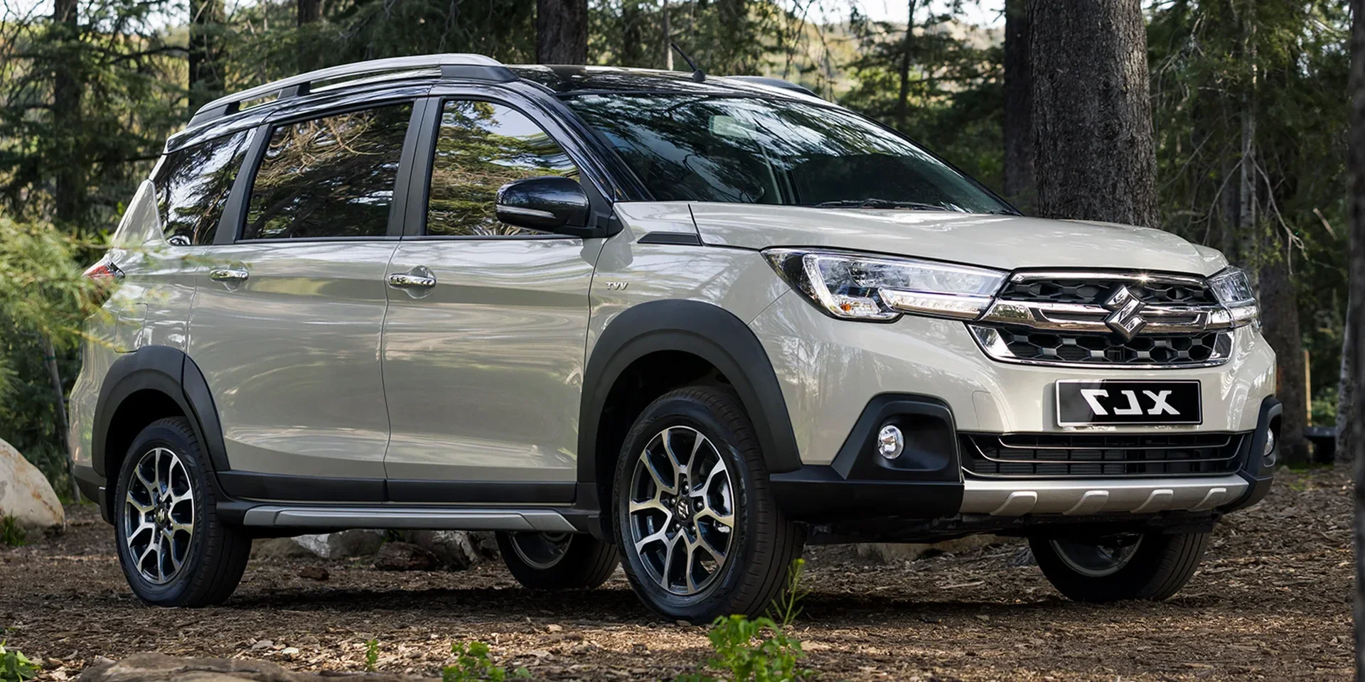 2023 Suzuki XL7 photo 1