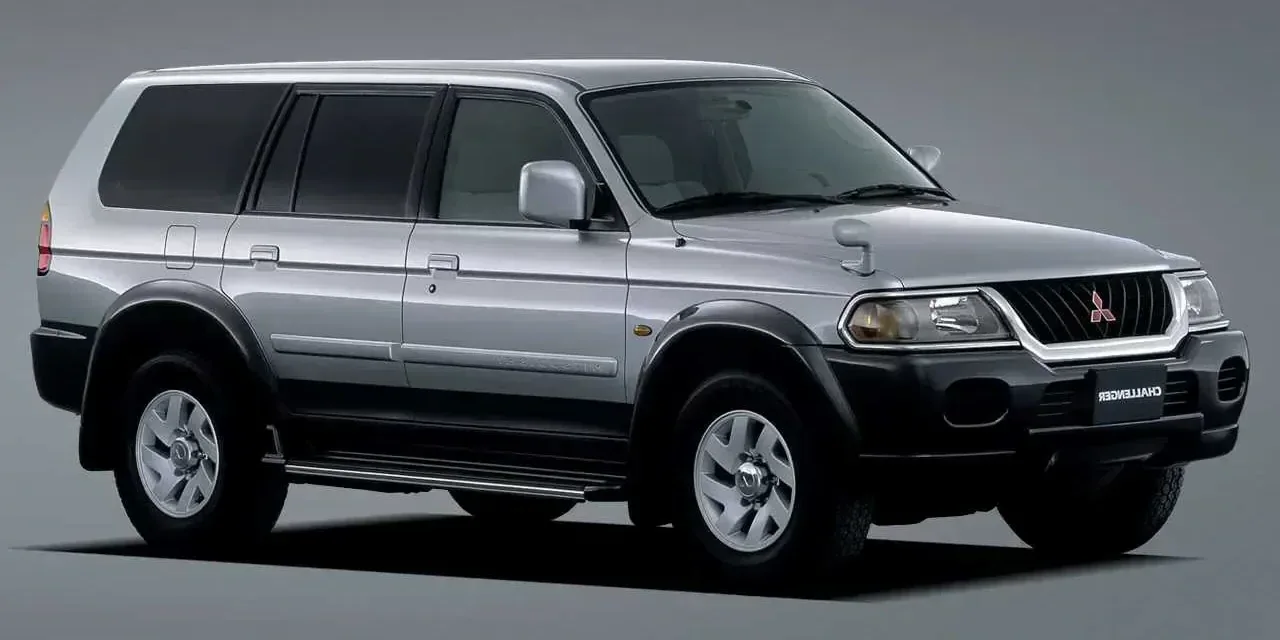 1999 Mitsubishi Challenger photo 1