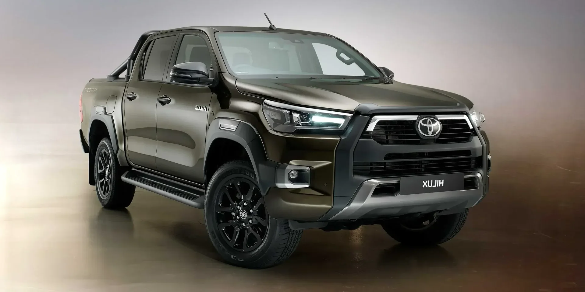 2024 Toyota Hilux photo 1