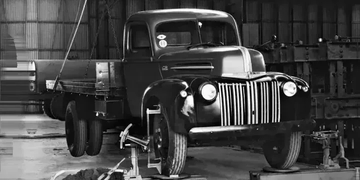 1945 Ford 1945-ford-commercial-model-59t-39-v8-manual main image