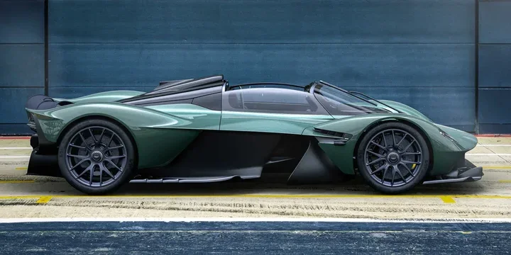 2023 Aston Martin 2023-aston-martin-valkyrie-65-v12-dct-7-speed main image