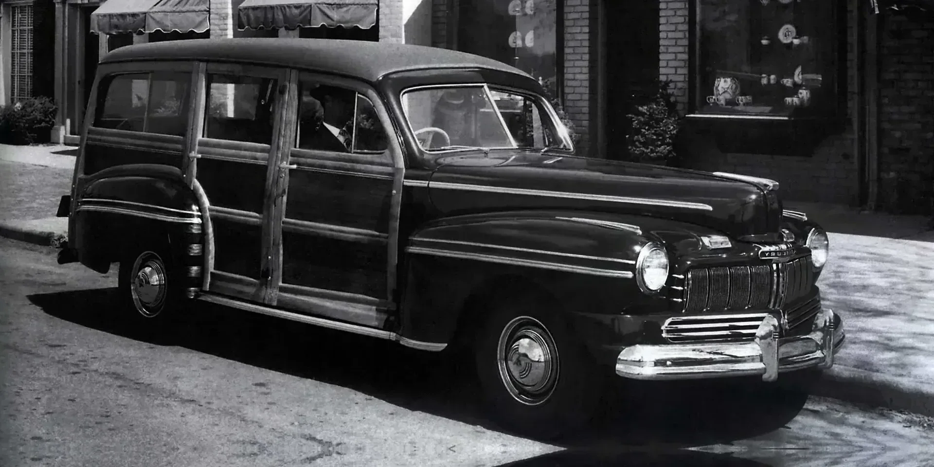 1946 Mercury Eight photo 1