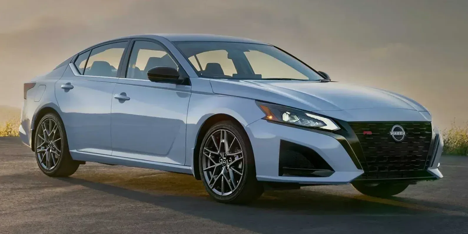 2024 Nissan Altima photo 1