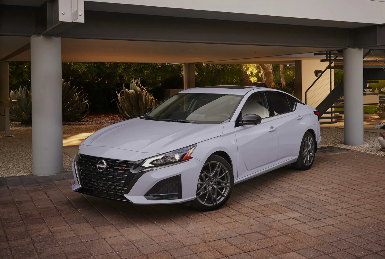 Exterior 4
