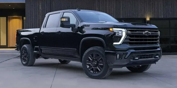 2024 Chevrolet 2024-chevrolet-silverado-hd-pickup-silverado-2500-hd-crew-cab-66-v8-duramax-4wd-automatic-10-speed-477ps main image