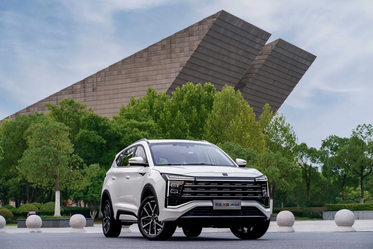 Exterior 10