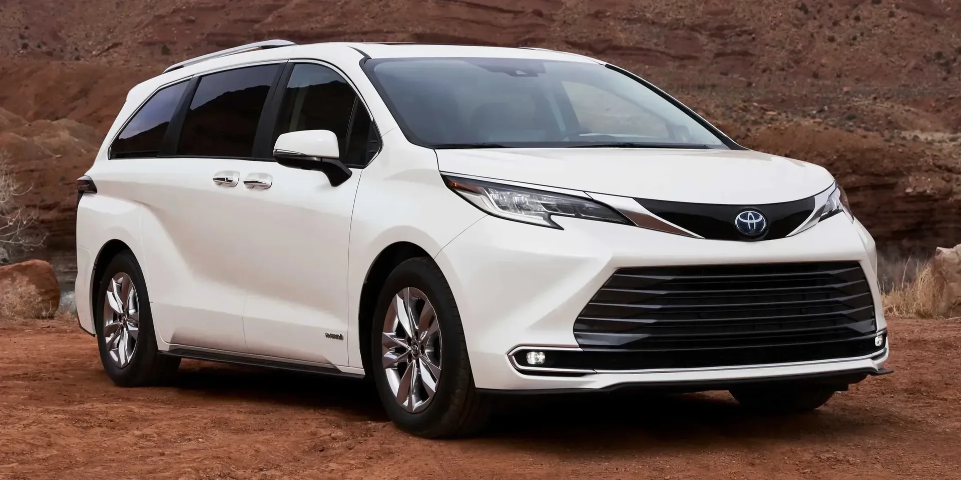 2026 Toyota Sienna Hybrid AWD photo 1
