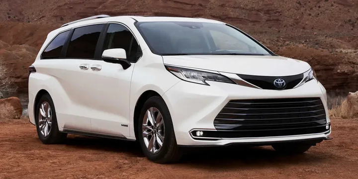 2021 Toyota 2021-toyota-sienna-hybrid-awd-e main image