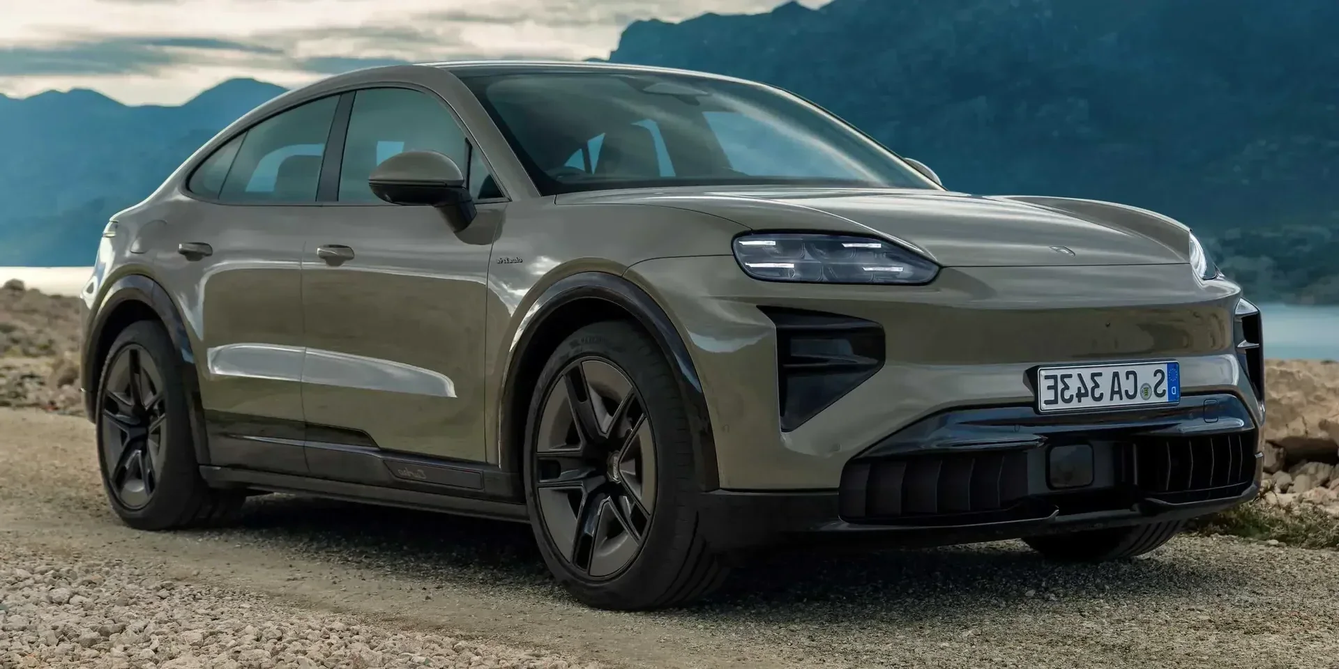 2026 Porsche Cayenne Turbo photo 1