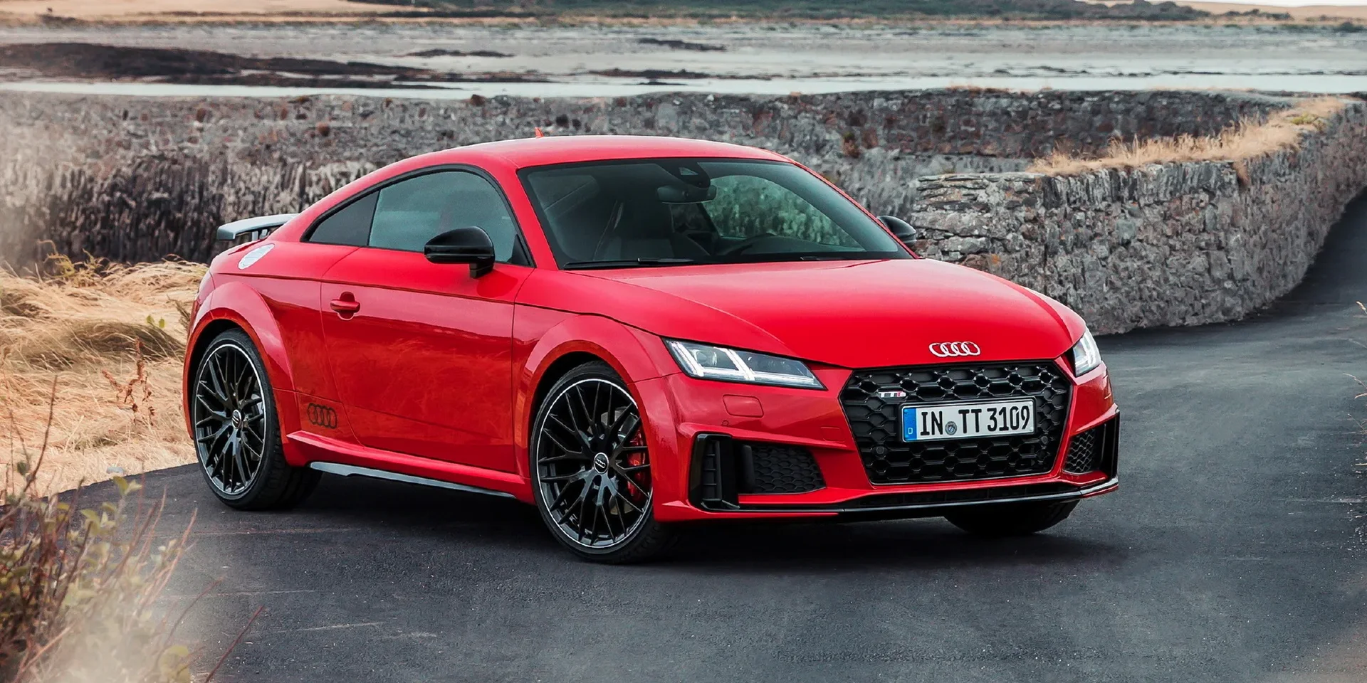 2022 Audi TTS photo 1