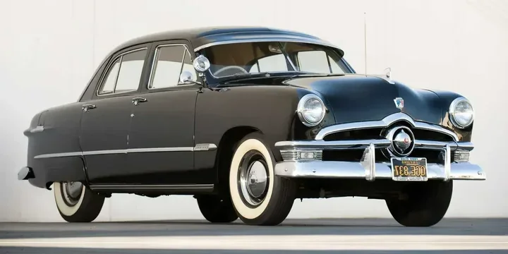 1950 Ford 1950-ford-custom-deluxe-fordor-sedan-39-v8-manual main image