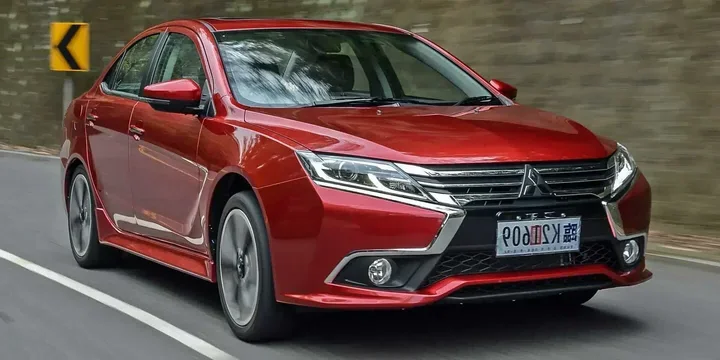 2017 Mitsubishi 2017-mitsubishi-lancer-sa-grand-lancer main image