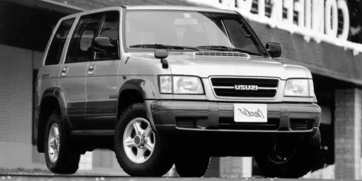 2000 Isuzu Bighorn photo 1