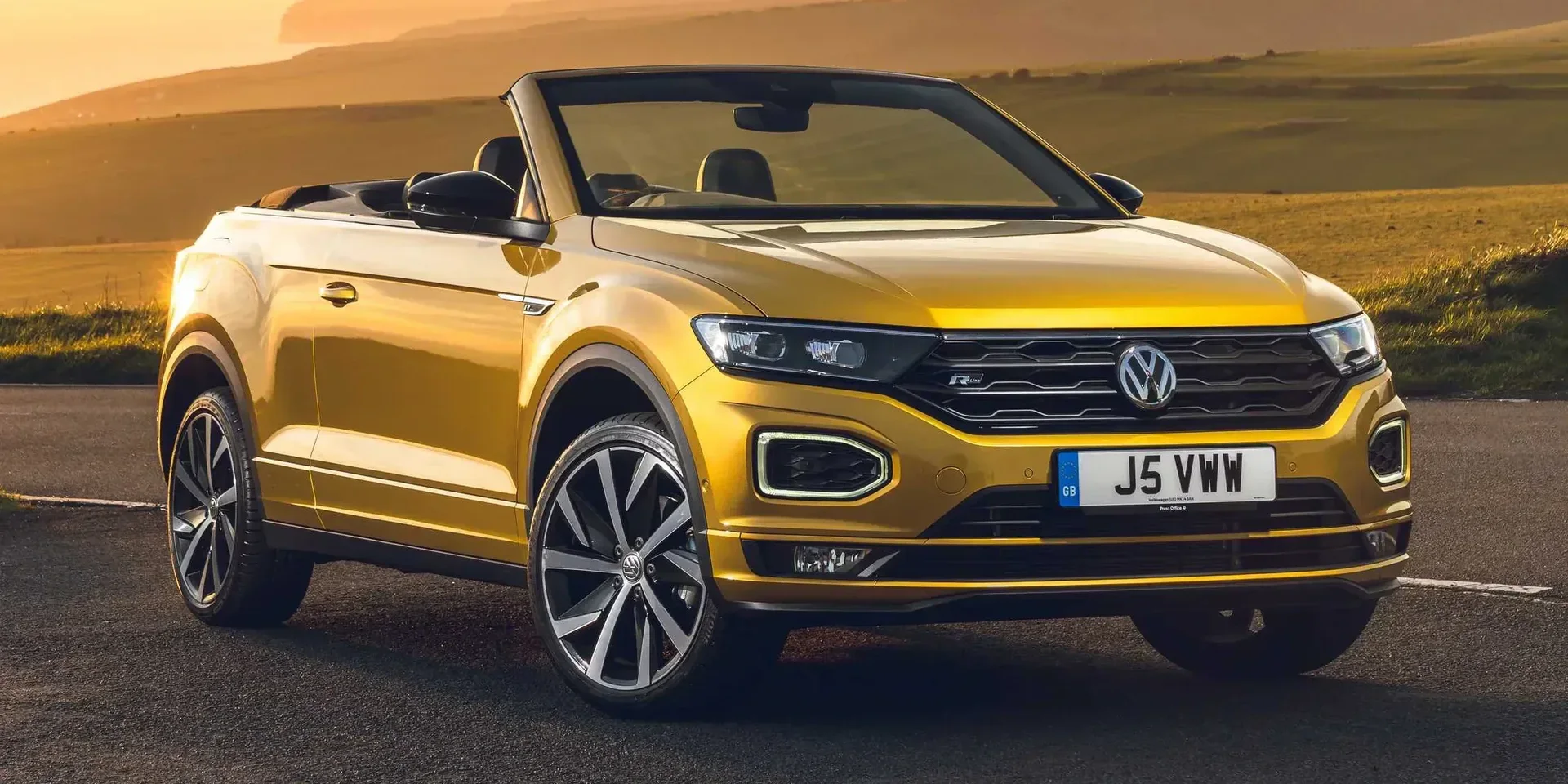 2023 Volkswagen T-Roc photo 1