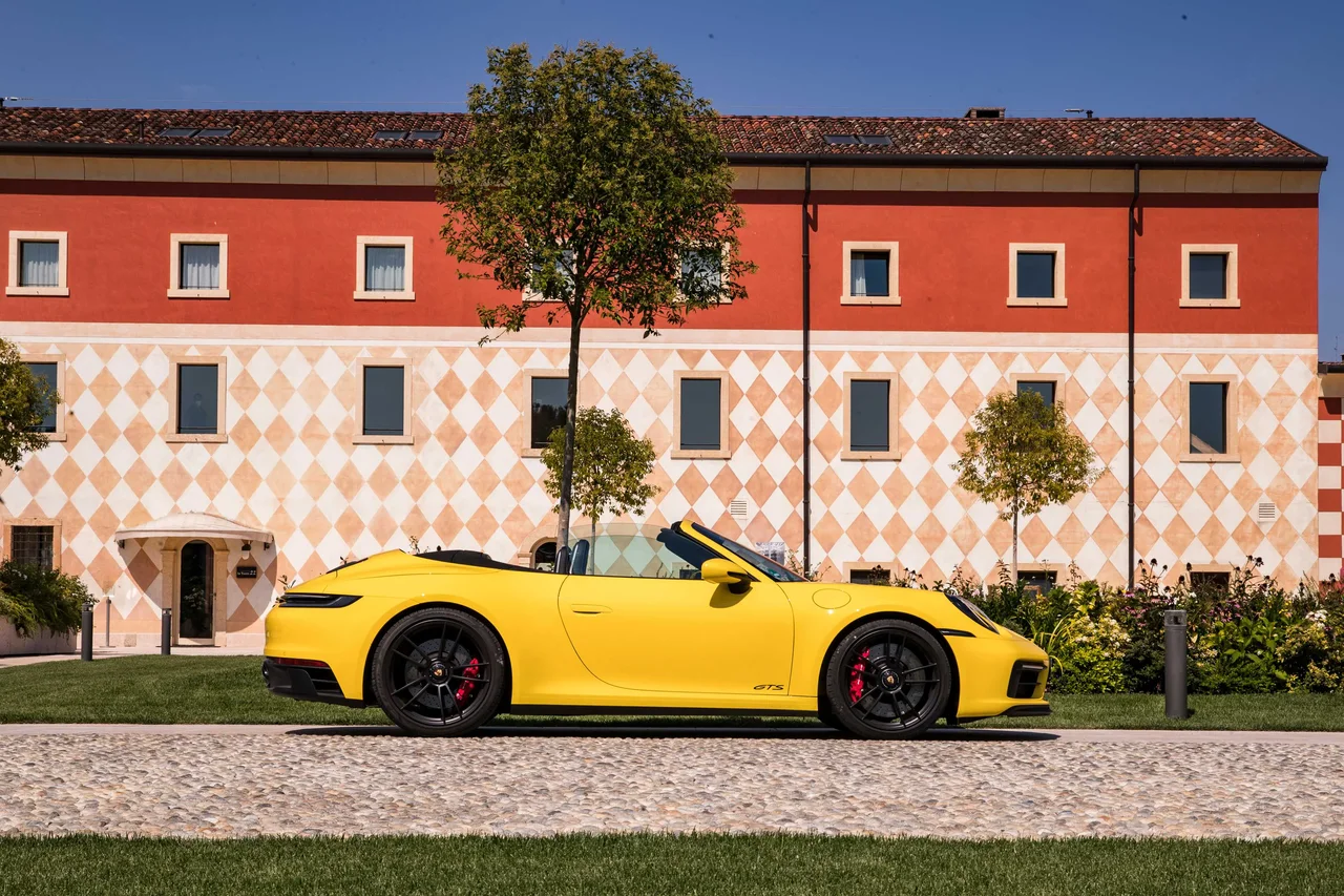 Exterior 4