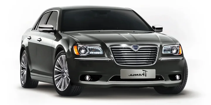 2012 Lancia Thema exterior main image