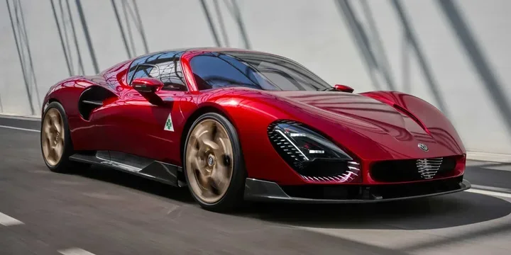 2023 Alfa Romeo 2023-alfa-romeo-33-stradale-dct main image