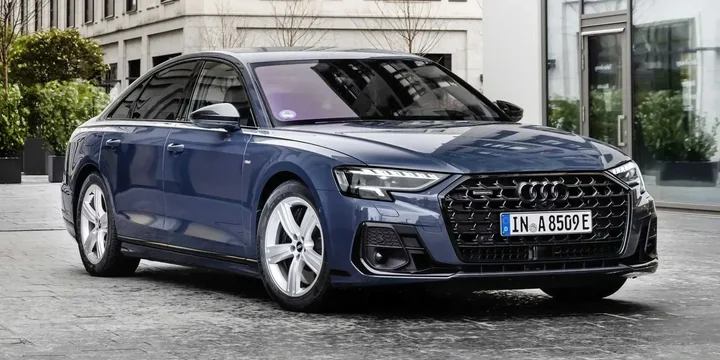 2022 Audi 2022-audi-a8-60-tfsi-e-quattro-tiptronic-8-speed-462ps main image