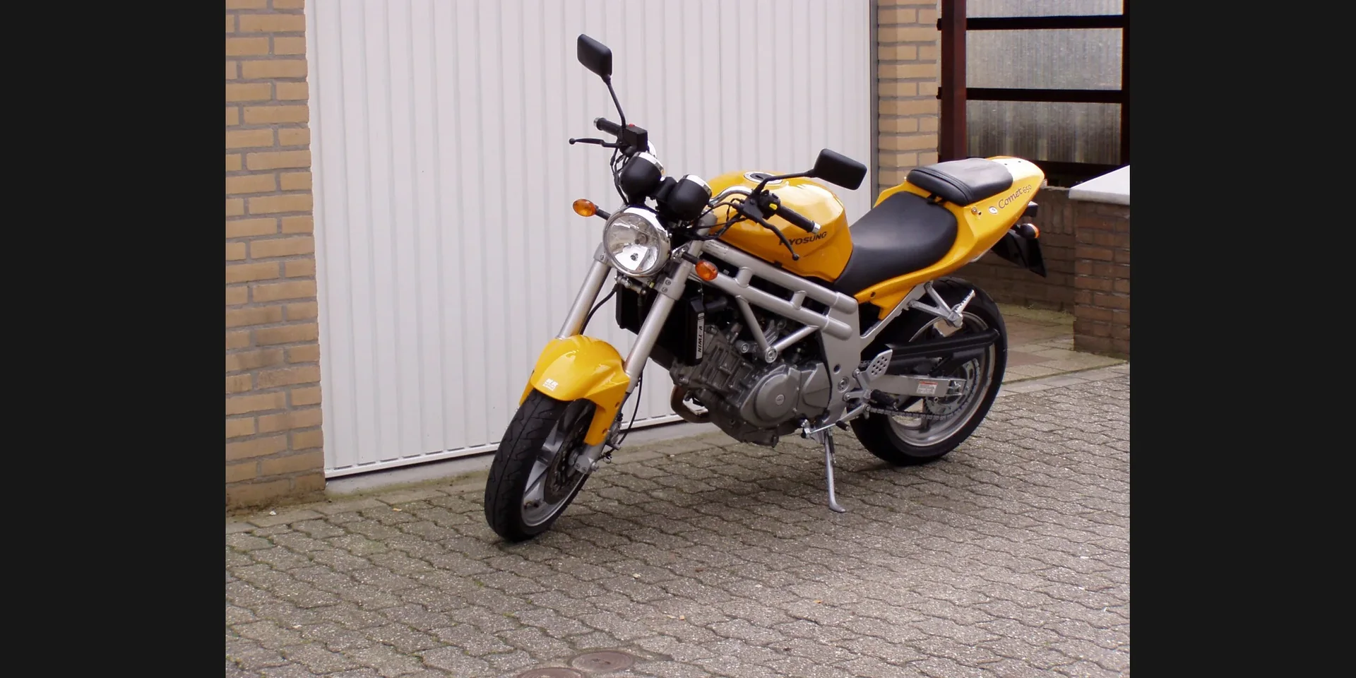 2000 Hyosung Comet photo 1