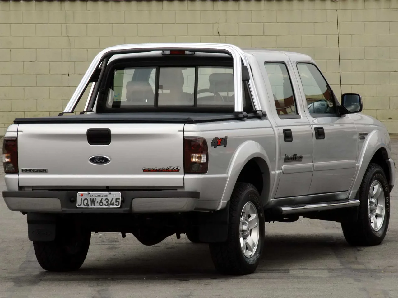 Exterior 3