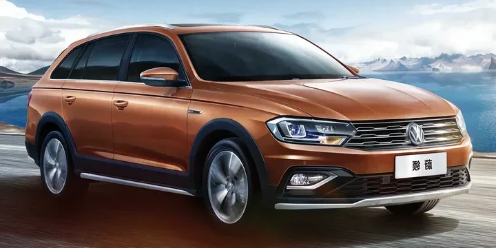 2017 Volkswagen 2017-volkswagen-c-trek-230tsi main image