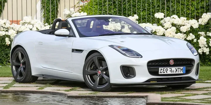 2018 Jaguar 2018-jaguar-f-type-400-sport-awd-convertible-quickshift main image