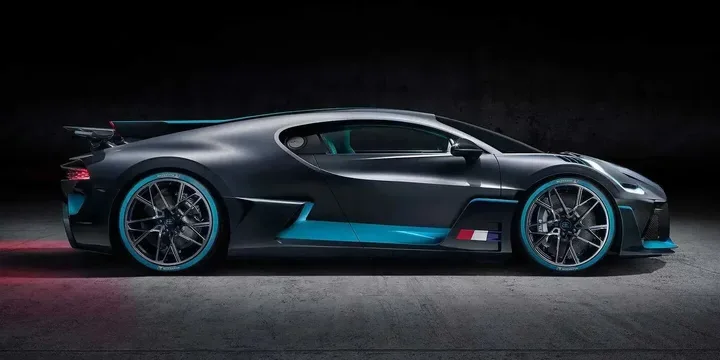 2019 Bugatti 2019-bugatti-divo-80-w16-dsg-sequential-7-speed main image