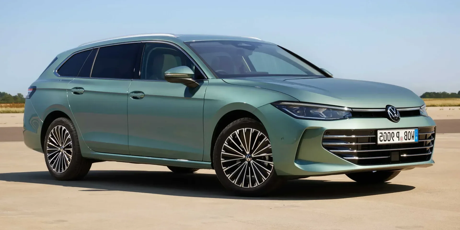 2024 Volkswagen Passat Variant photo 1