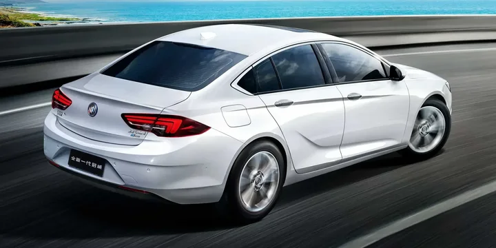 2017 Buick 2017-buick-regal-30h-e-cvt main image