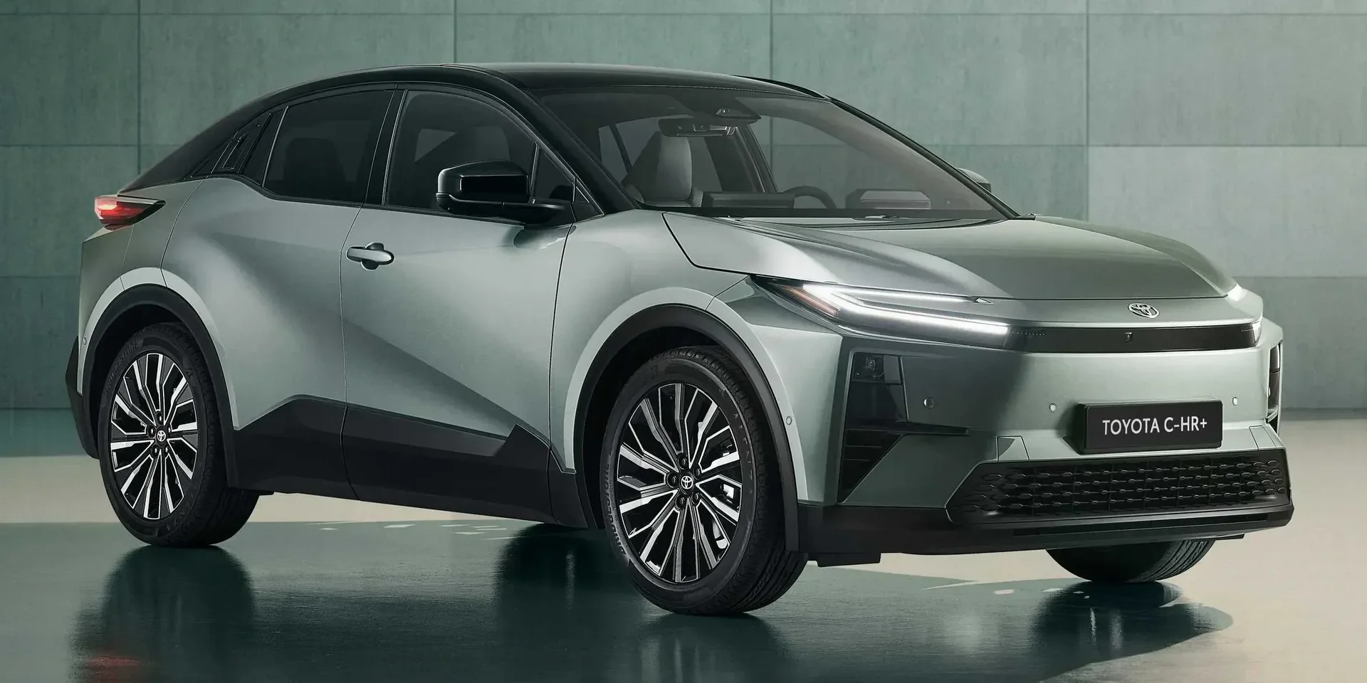 2025 Toyota C-HR photo 1