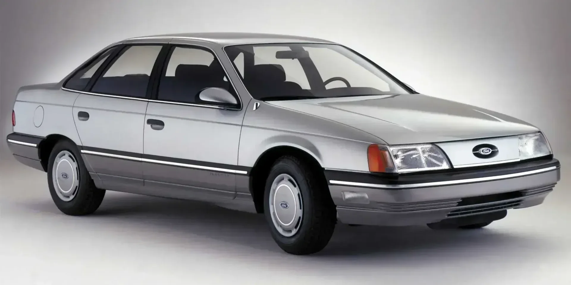 1988 Ford Taurus photo 1