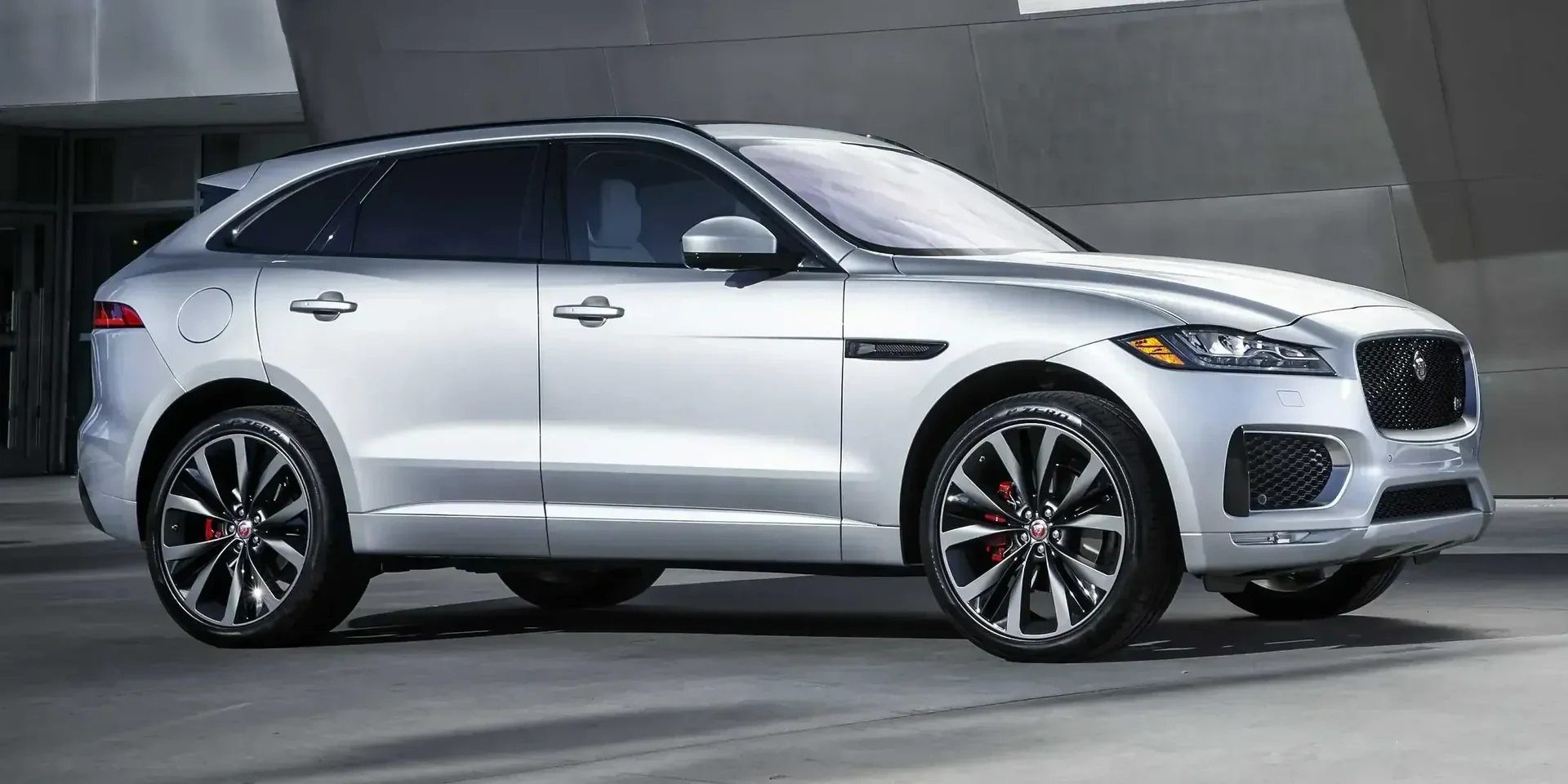 2016 Jaguar F-Pace photo 1