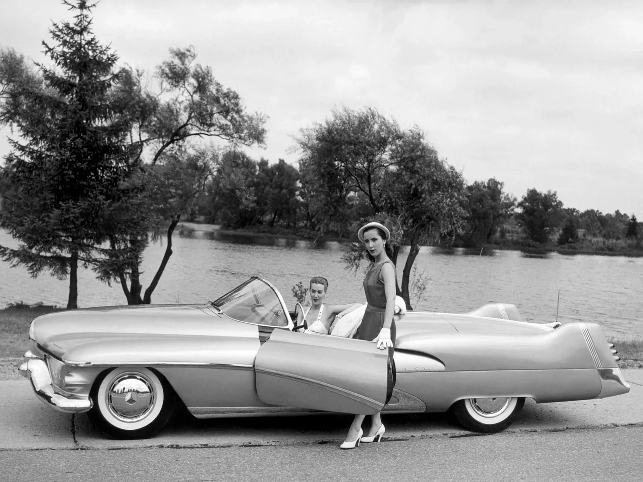 Exterior 3
