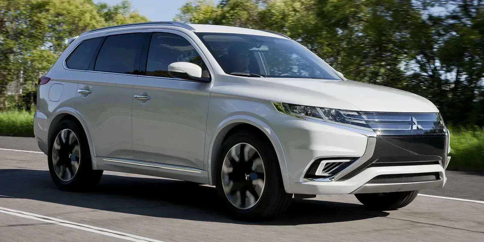 2014 Mitsubishi Outlander P-HEV Concept-S photo 1